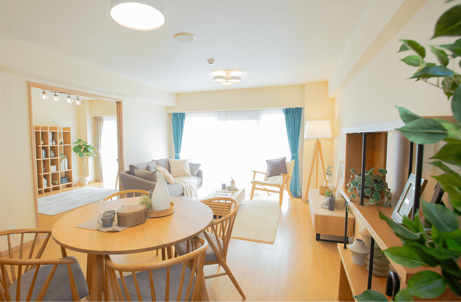 明るい部屋の写真