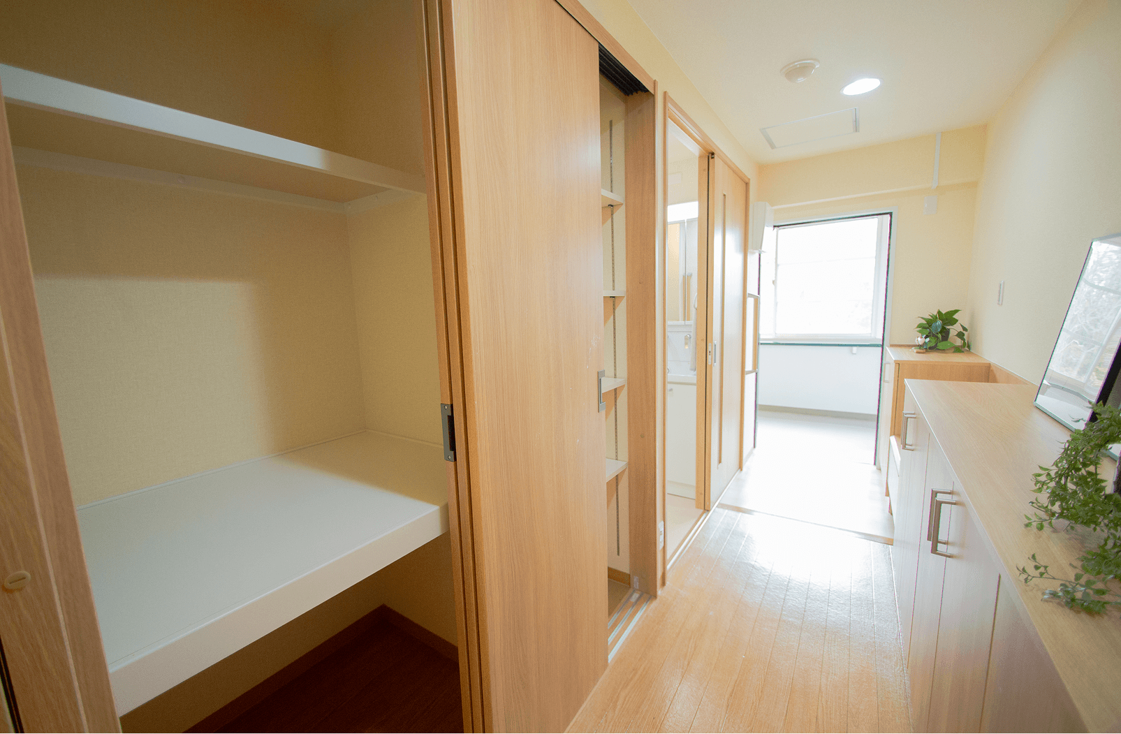 明るい廊下の写真