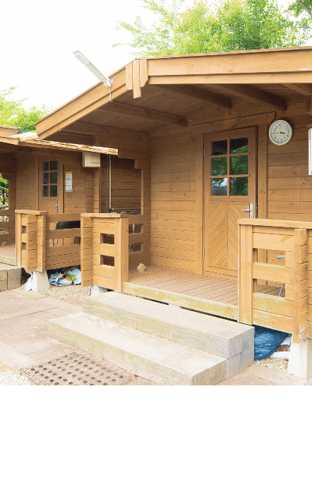 木の建物の写真